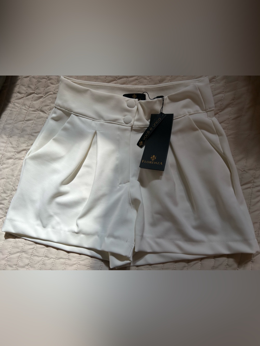 Florenza white/Ivory Pleated Women's Shorts NWT Medium